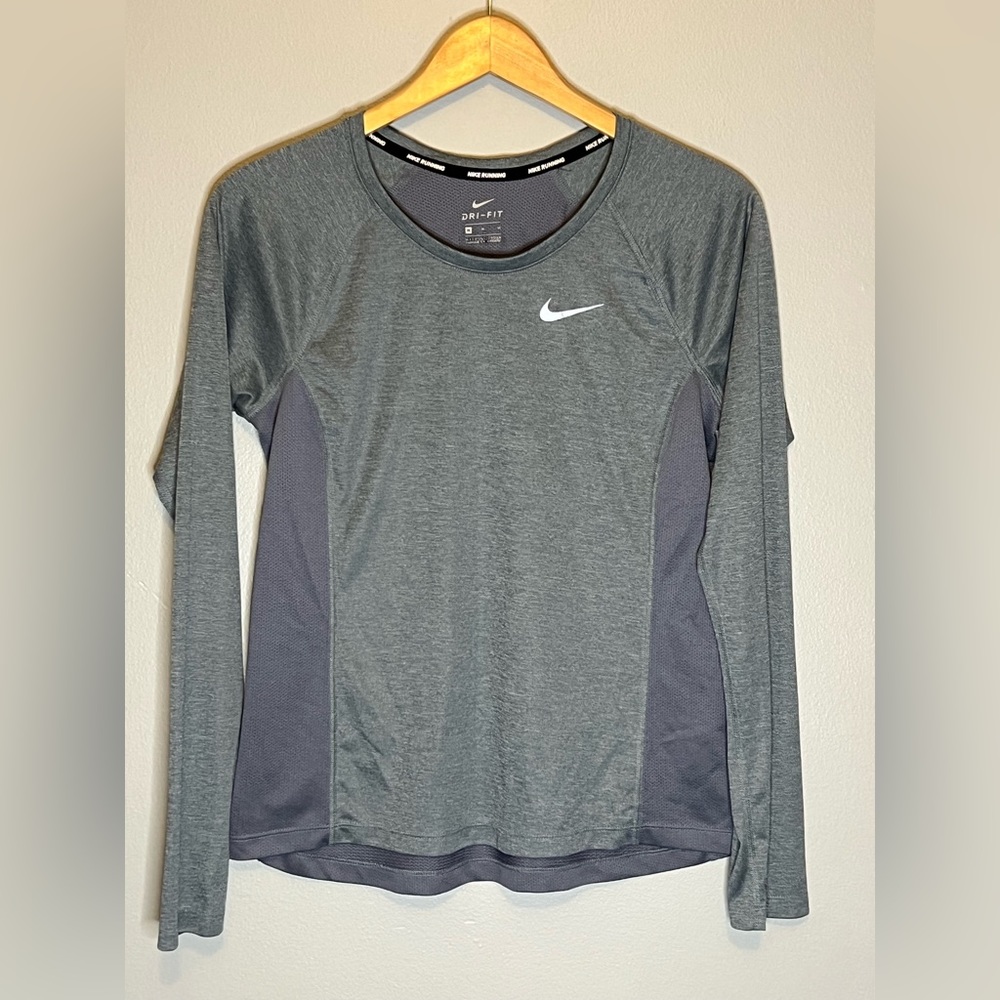Nike Dri-Fit Running Athletic Long Sleeve Fitness Workout Shirt size M